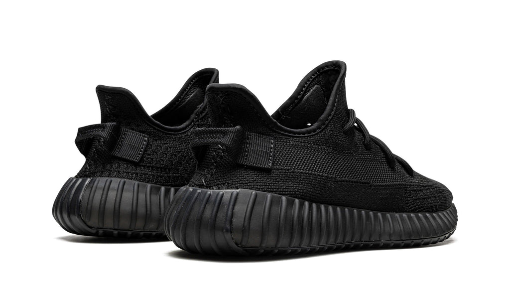 Yeezy 350 V2 Sneakers – Black