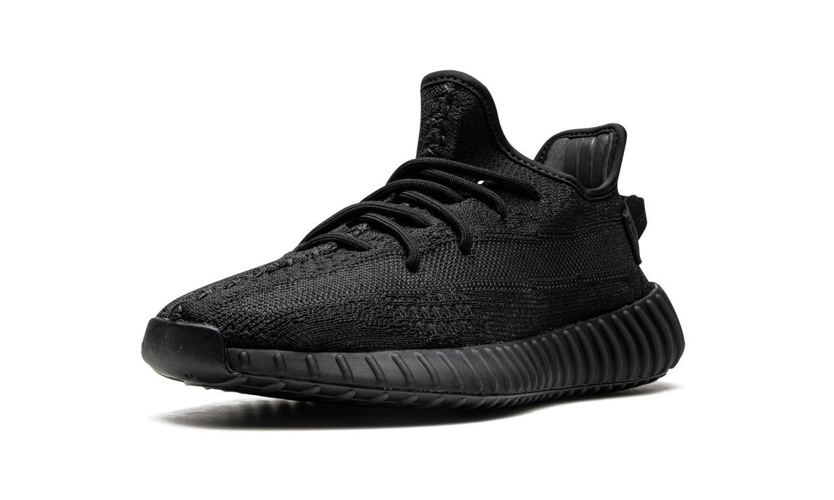 Yeezy 350 V2 Sneakers – Black (Copy)