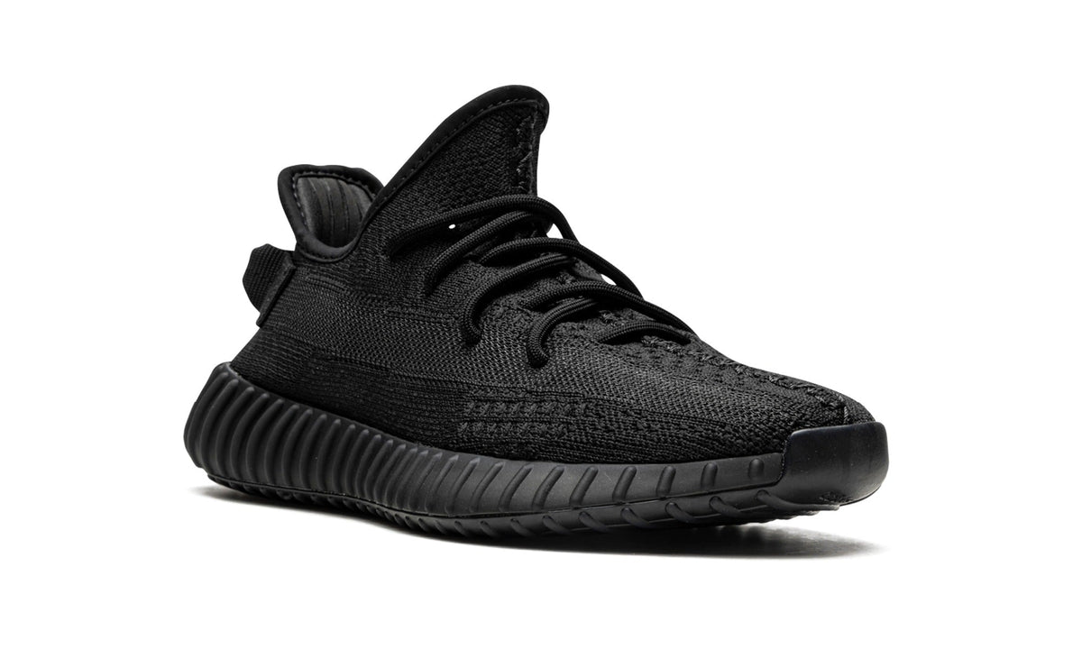 Yeezy 350 V2 Sneakers – Black (Copy)