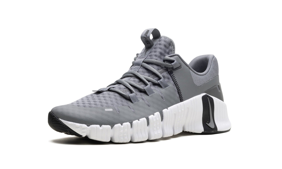 Nike Free Metcon 5 Sneakers – Grey & White