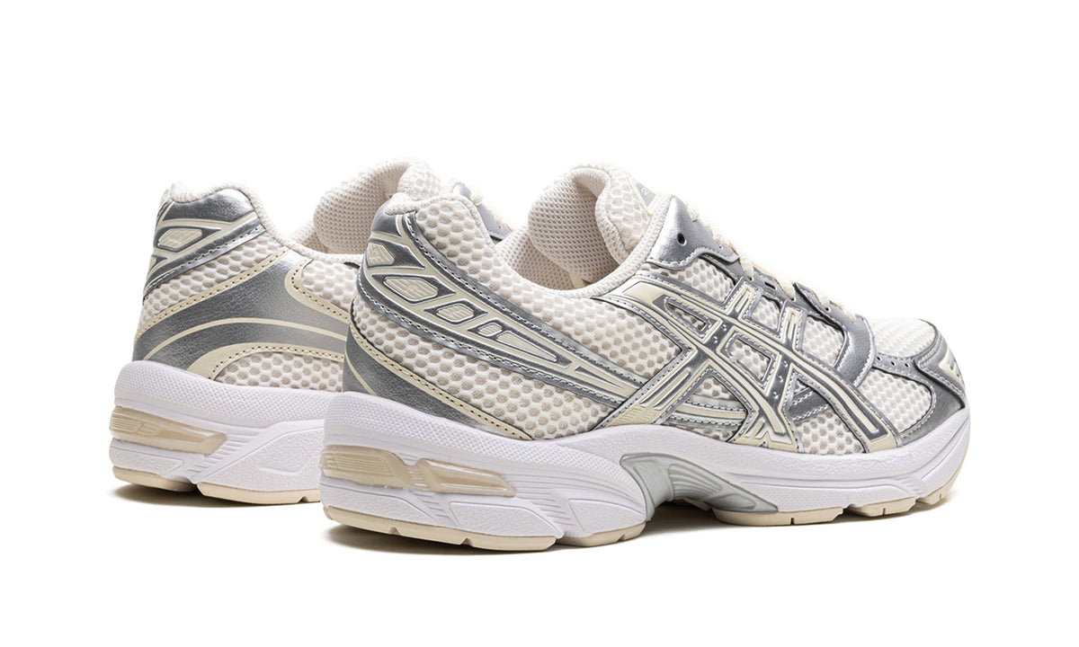 ASICS Sneakers – Cream, White & Metallic Silver